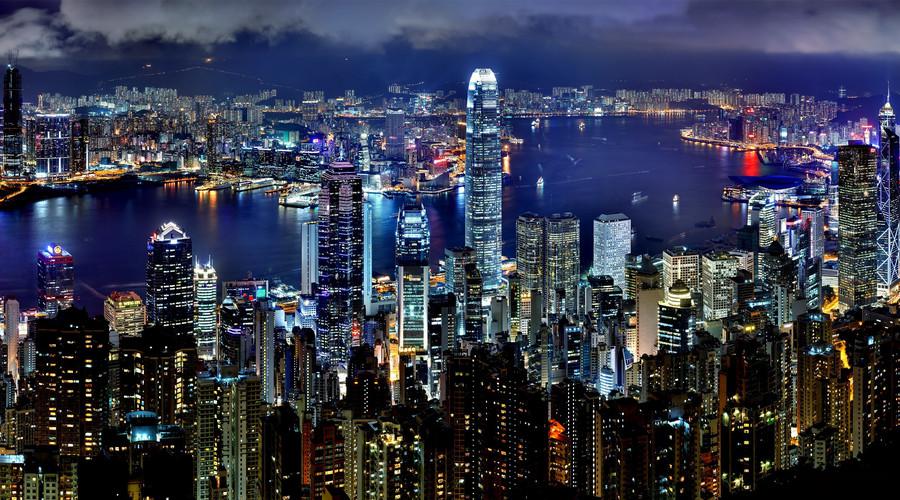 現(xiàn)在做外貿(mào)怎么樣？做外貿(mào)的我應該轉(zhuǎn)行嗎？